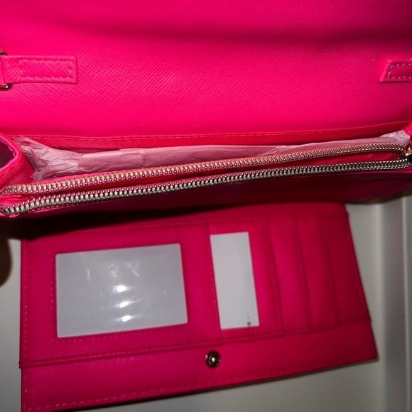 New Victoria’s Secret Wallet, Clutch and Crossbody in One. Never Used. - Picture 3 of 6
